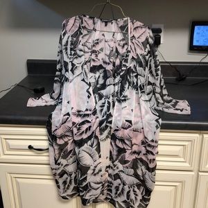 EXPRESS palm print kimono